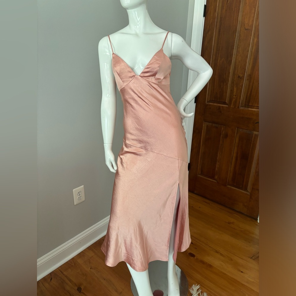 Selfie Leslie Midi Dress